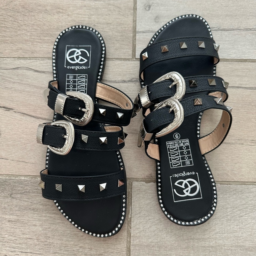New Black Buckle Sandals Women’s Size 9.0